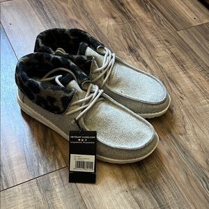 Women’s casual Hey Dudes